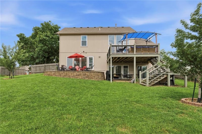 519 Holt Dr, Liberty, MO 64068