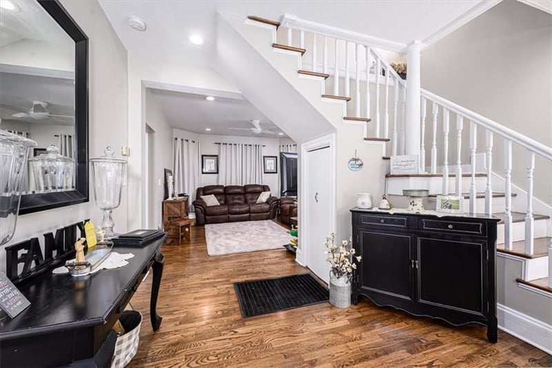 409 E Lucy St, Mclouth, KS 66054