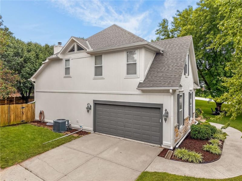 8201 80th Ter, Kansas City, MO 64152