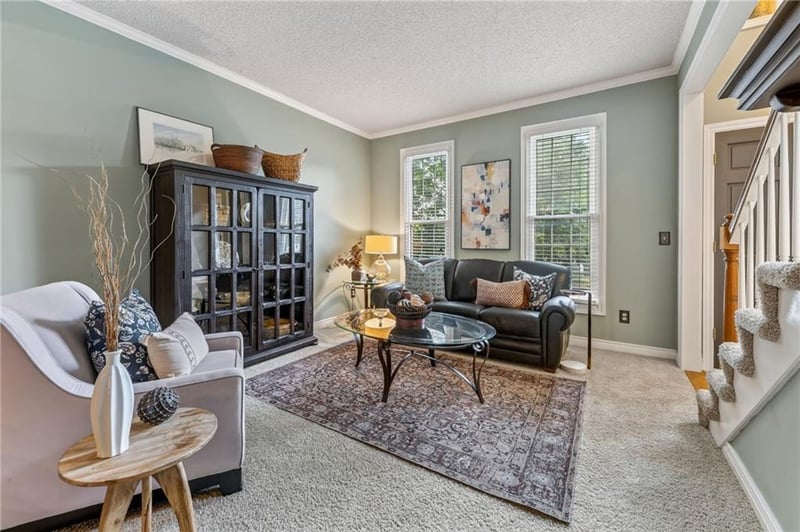 8201 NW 80th Ter, Kansas City, MO 64152
