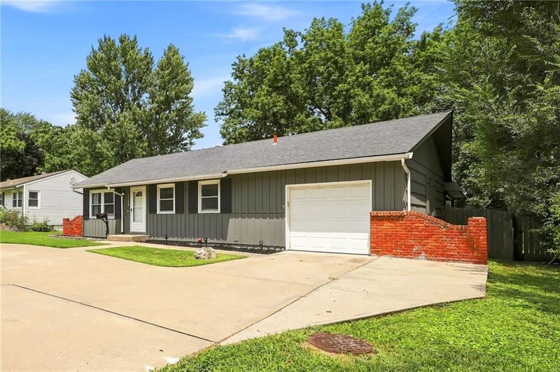 13700 E 39th St S, Independence, MO 64055