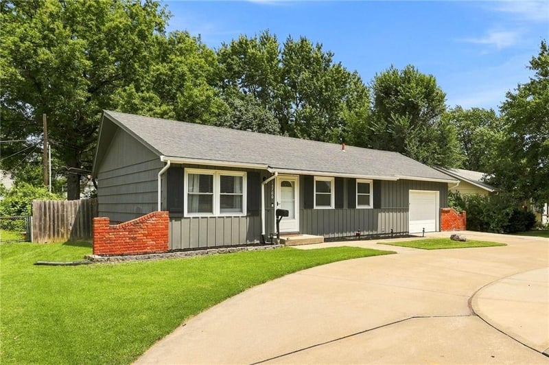 13700 E 39th St S, Independence, MO 64055