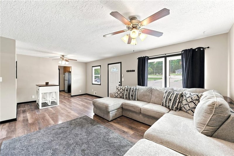 13700 E 39th St S, Independence, MO 64055