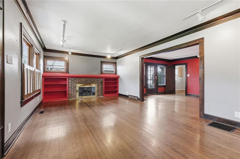 1315 50th Ter, Kansas City, MO 64112
