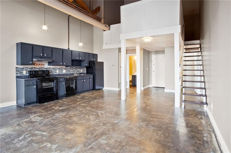 113 5th St #303, Kansas City, MO 64105