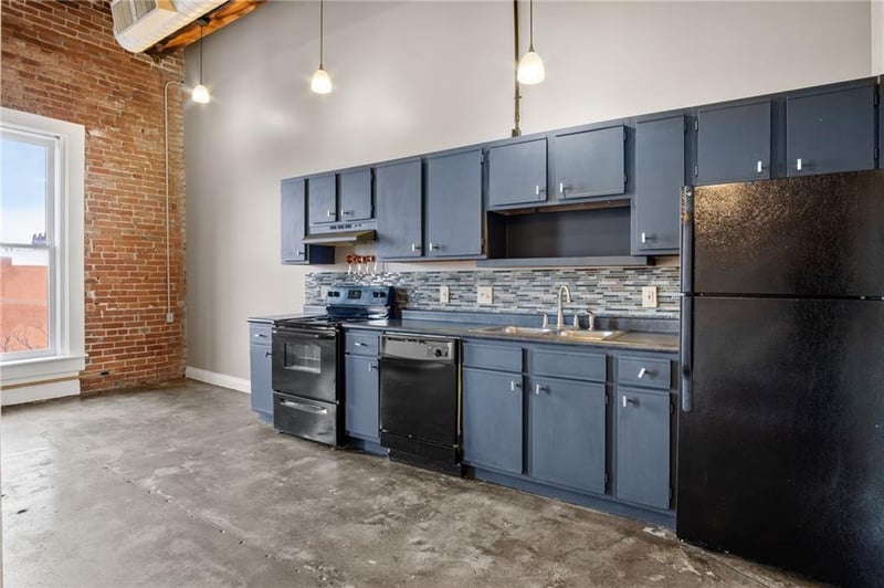 113 5th St #303, Kansas City, MO 64105