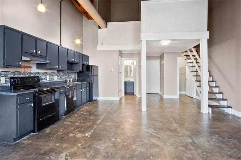 113 5th St #303, Kansas City, MO 64105
