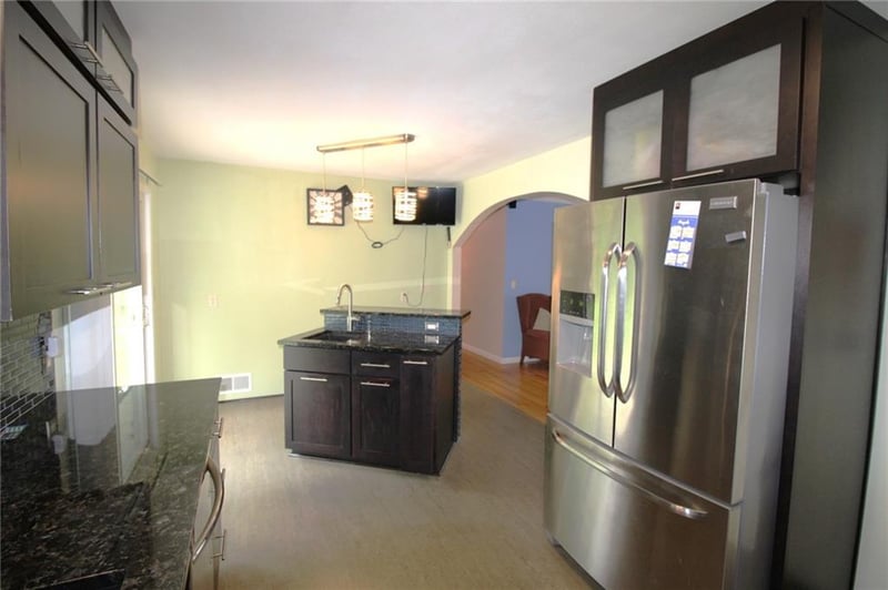 5815 N Tracy Ave, Gladstone, MO 64118
