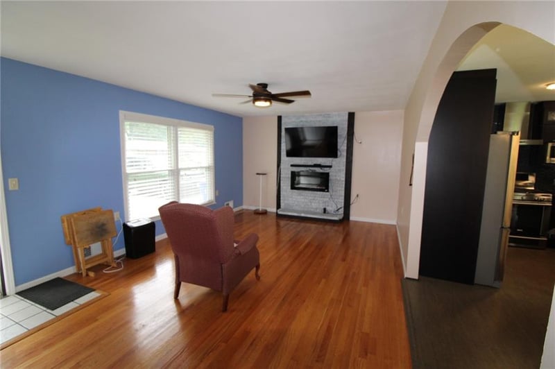 5815 N Tracy Ave, Gladstone, MO 64118