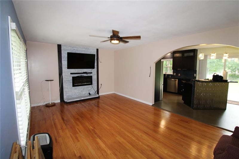 5815 N Tracy Ave, Gladstone, MO 64118