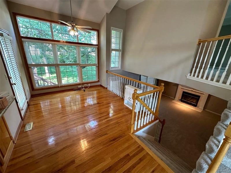 125 NW Whitlock St, Lee's Summit, MO 64081