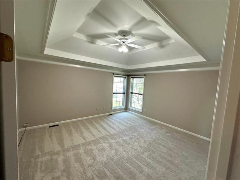 125 NW Whitlock St, Lee's Summit, MO 64081