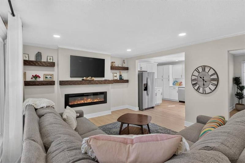 7515 Juniper Dr, Prairie Village, KS 66208