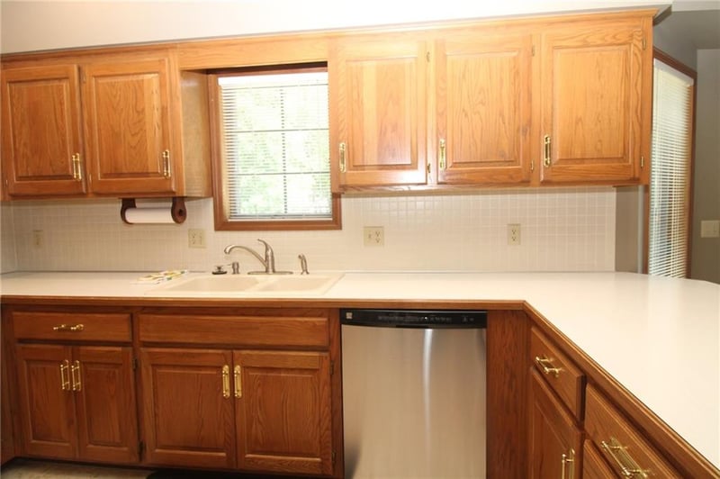 2309 Buckingham St, St Joseph, MO 64506