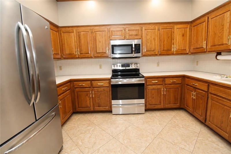 2309 Buckingham St, St Joseph, MO 64506