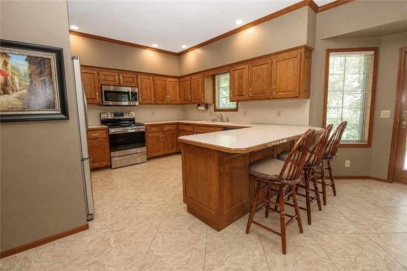 2309 Buckingham St, St Joseph, MO 64506
