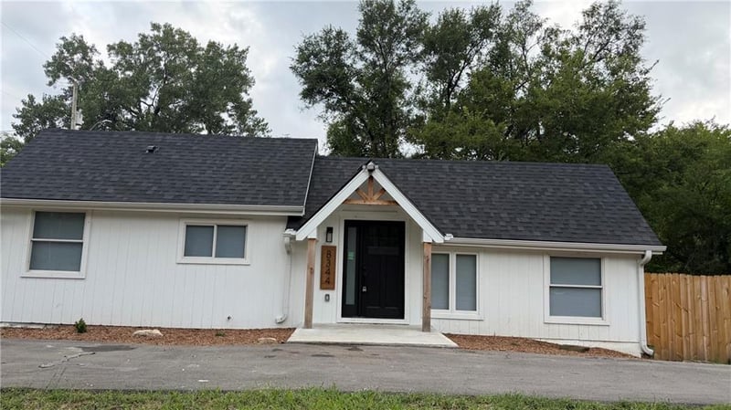 8344 Oldham Rd, Kansas City, MO 64138