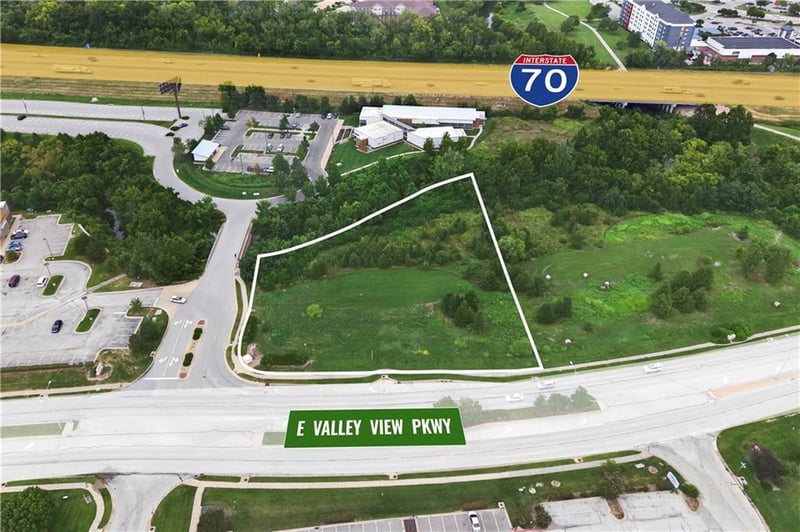 19330 E Valley View Pw, Independence, MO 64055