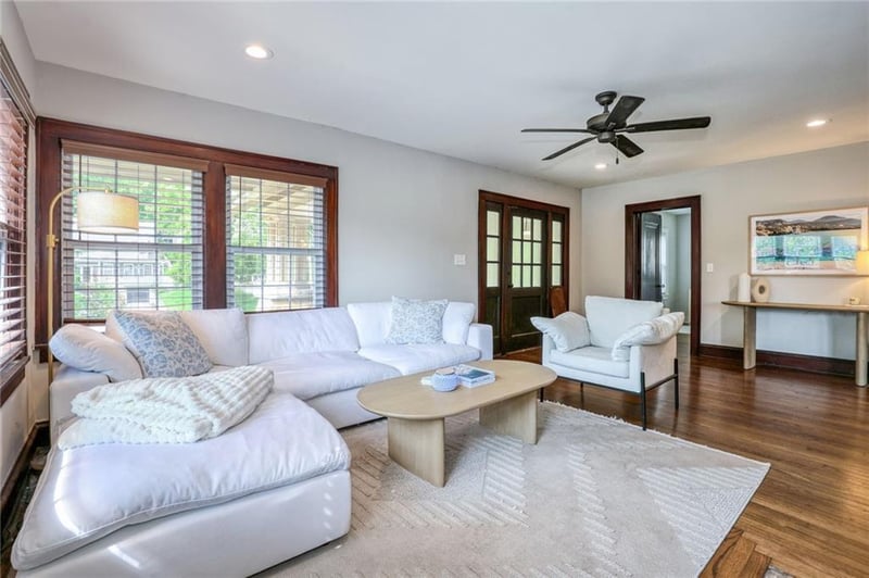 4937 Westwood Rd, Kansas City, MO 64112