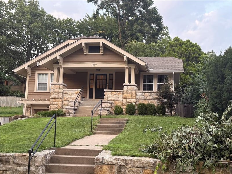 4937 Westwood Rd, Kansas City, MO 64112