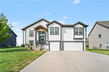 6004 120th St, Kansas City, MO 64156