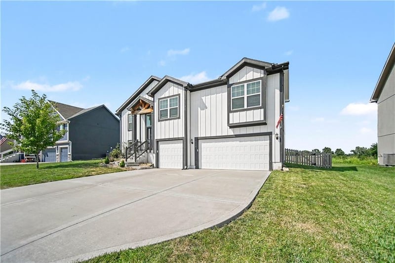 6004 120th St, Kansas City, MO 64156