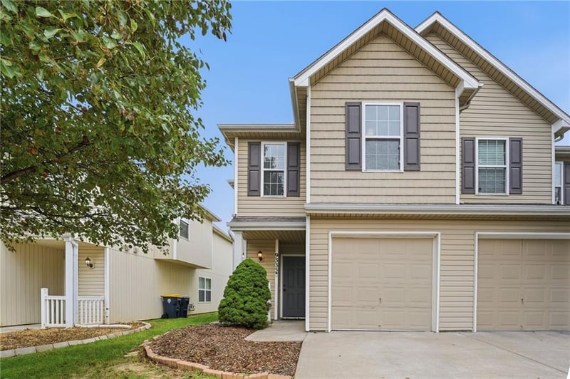 9335 N Main St, Kansas City, MO 64155