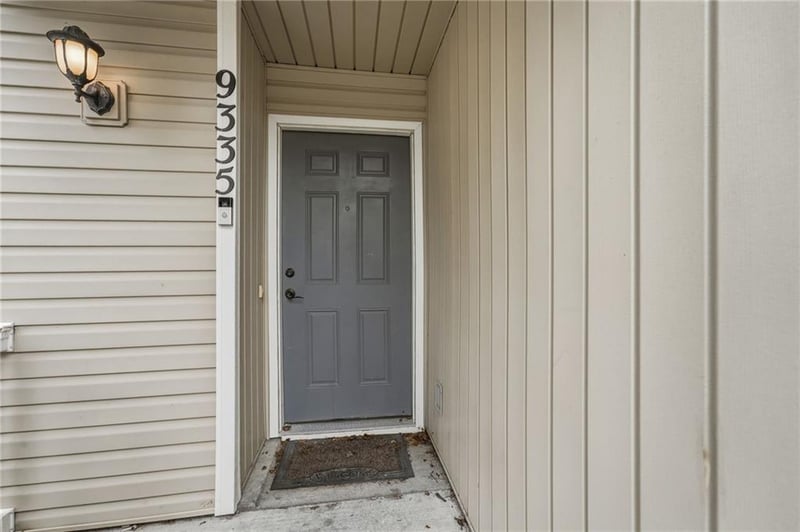 9335 N Main St, Kansas City, MO 64155