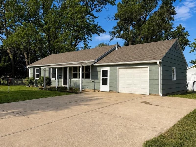 1037 S Brockway St, Olathe, KS 66061