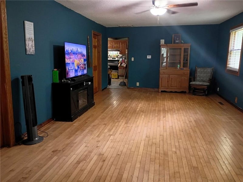 870 Highway K 171 Hw, Pittsburg, KS 66762