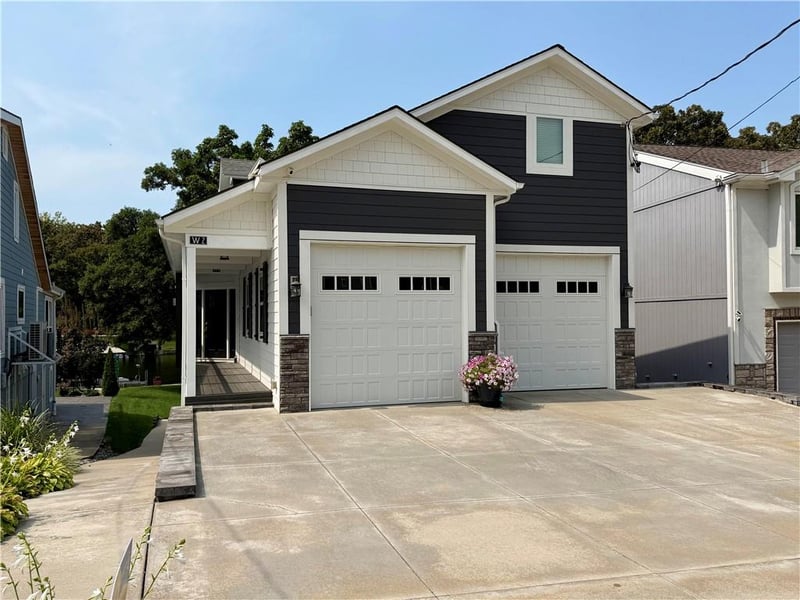 2 W St, Lake Lotawana, MO 64086