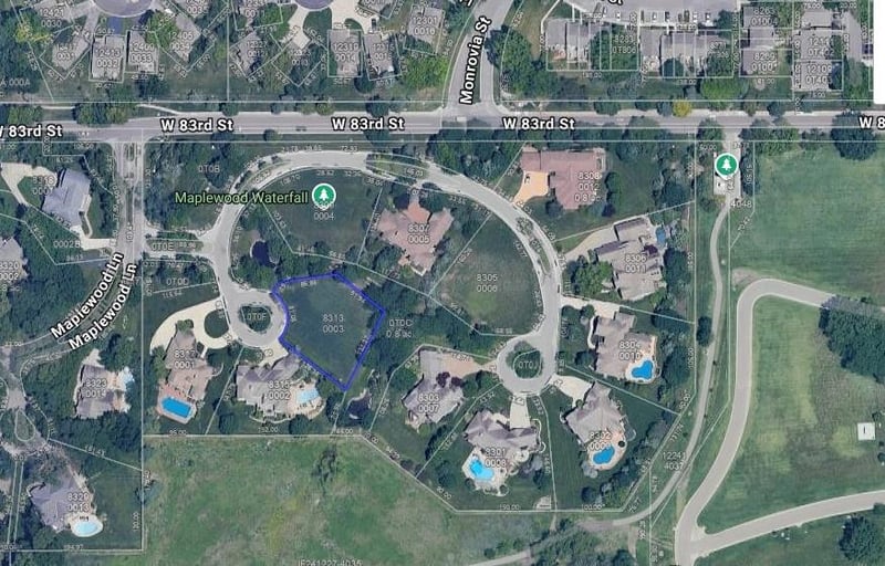 8309 Maplewood Ln, Lenexa, KS 66215