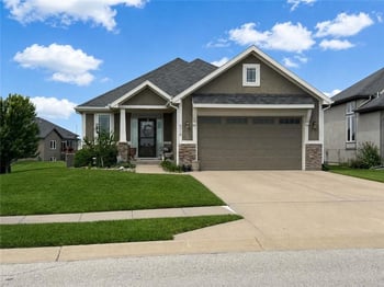 6118 95th St, Kansas City, MO 64154