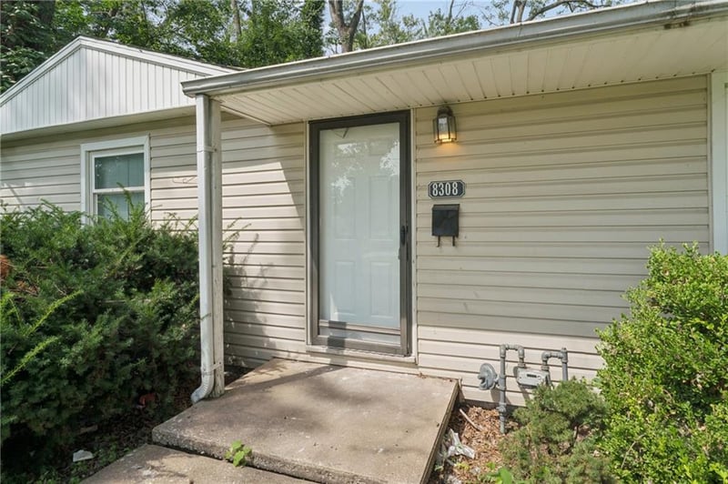8308 James A Reed Rd, Raytown, MO 64138