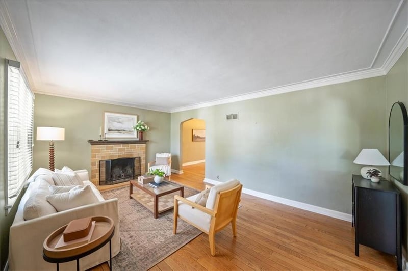 4827 Terrace St, Kansas City, MO 64112