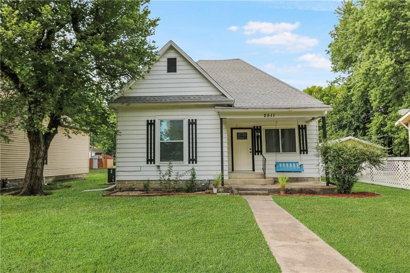 2511 Clark Ave, Parsons, KS 67357