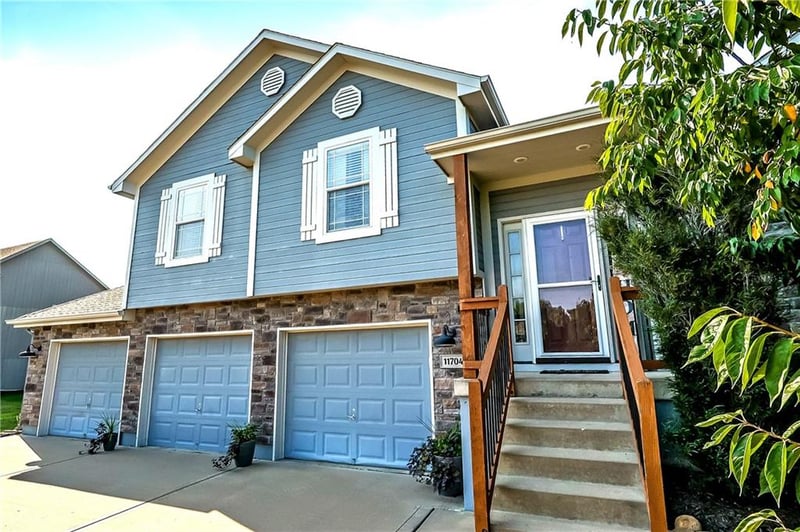 11704 Centennial St, Peculiar, MO 64078