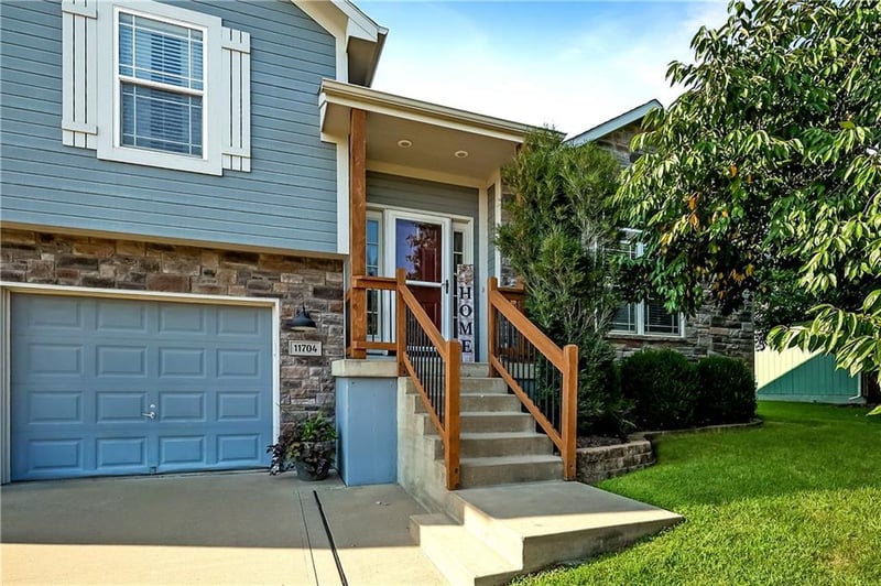 11704 Centennial St, Peculiar, MO 64078