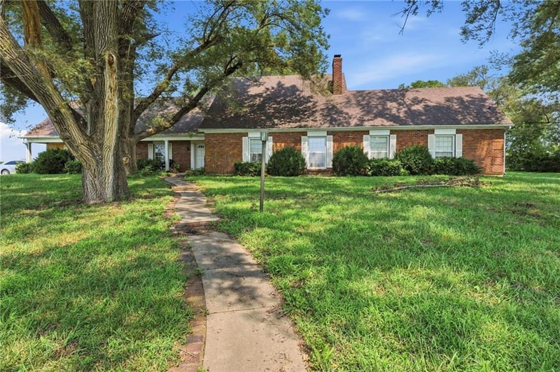 1602 E 171st St, Belton, MO 64012