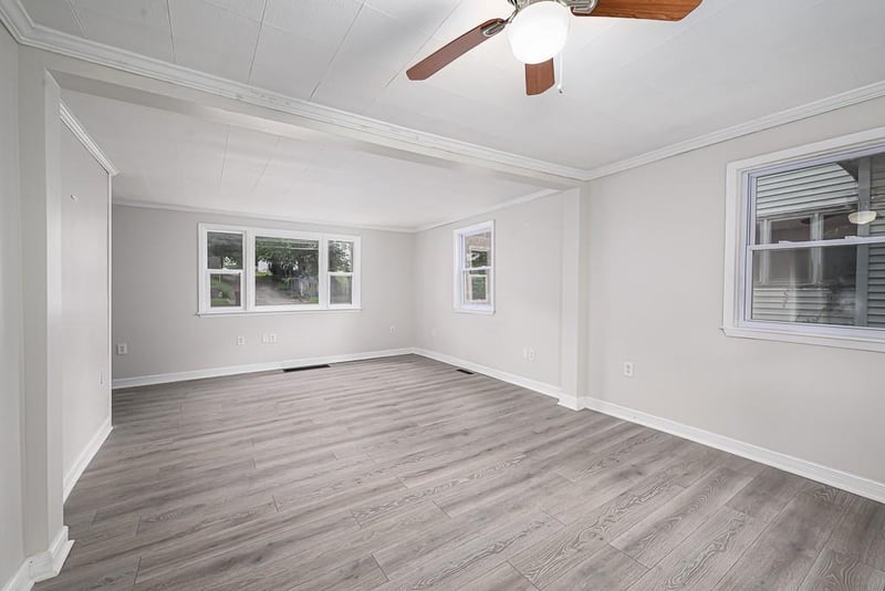 1207 S 2nd St, Leavenworth, KS 66048