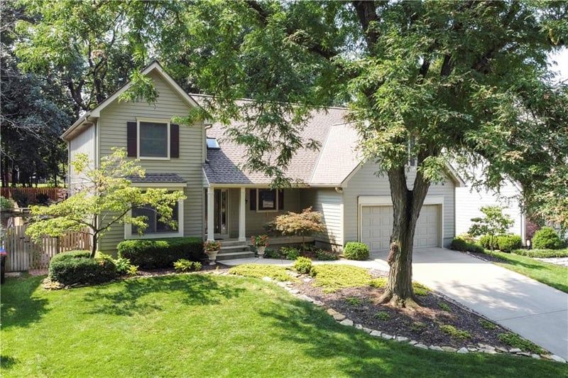 9613 115th Ter, Overland Park, KS 66210