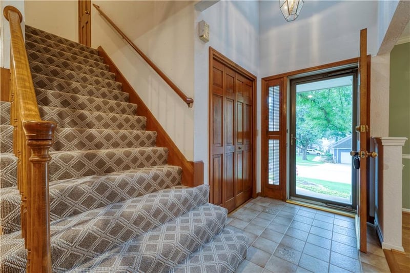 9613 115th Ter, Overland Park, KS 66210