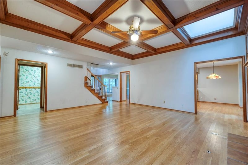 9613 115th Ter, Overland Park, KS 66210