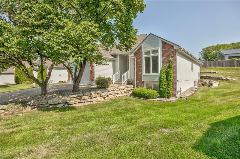 17904 29th St, Independence, MO 64057