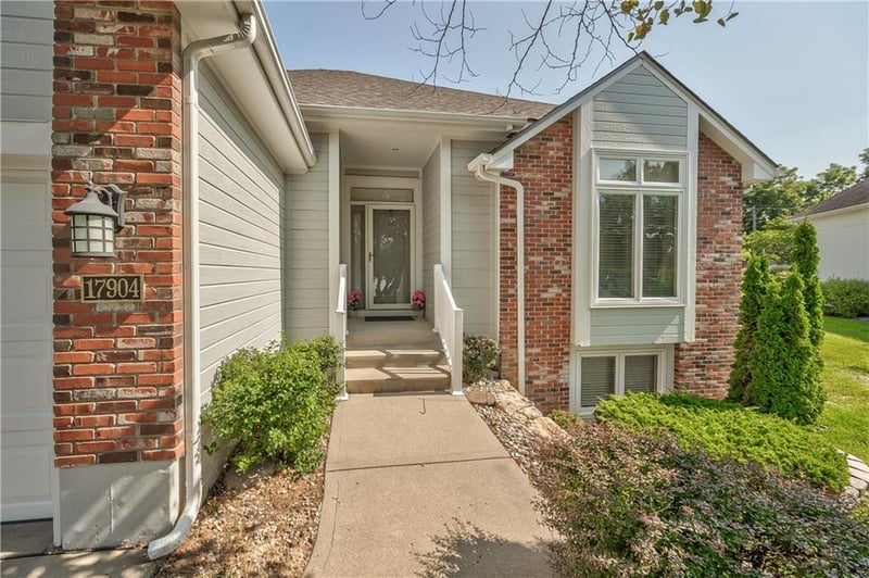 17904 29th St, Independence, MO 64057