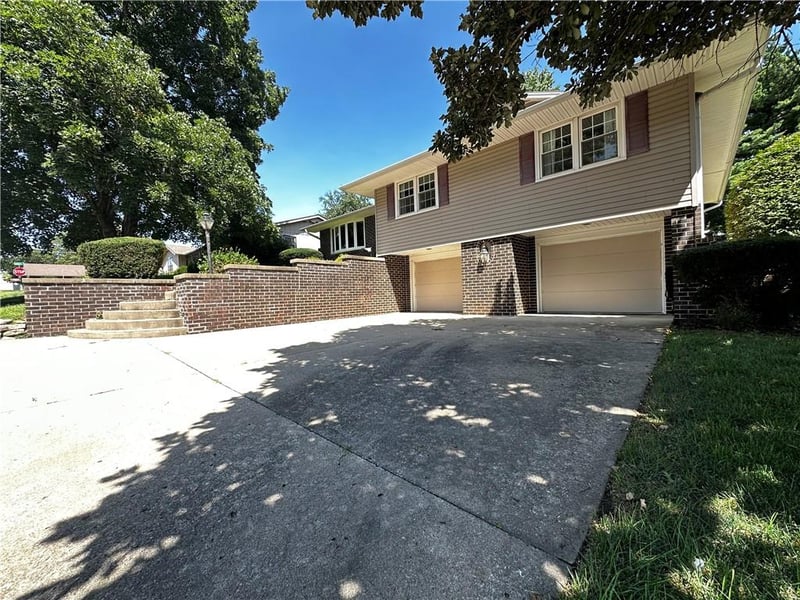 3343 Chatham Ave, St Joseph, MO 64506