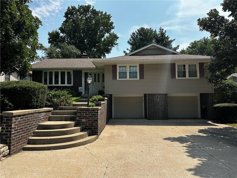 3343 Chatham Ave, St Joseph, MO 64506