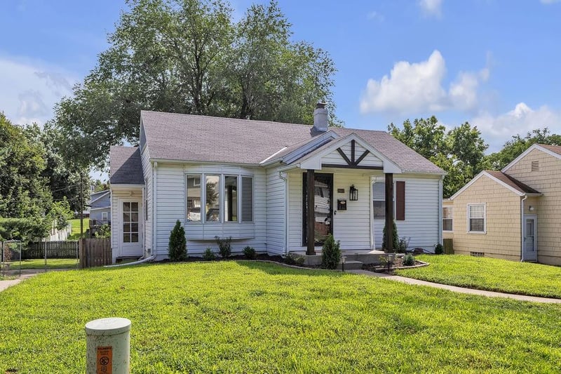 2611 Parallel Ave, St Joseph, MO 64506