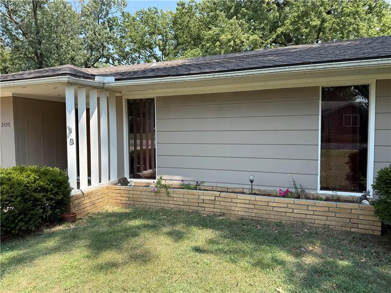 2400 Linda Jean Dr, Independence, KS 67301