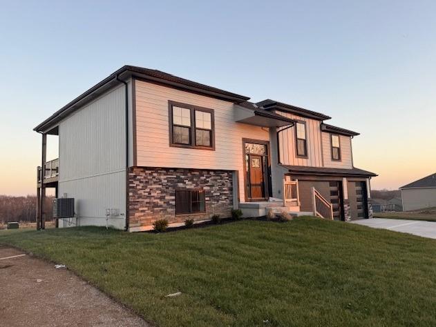 1341 Holland Dr, Independence, MO 64056